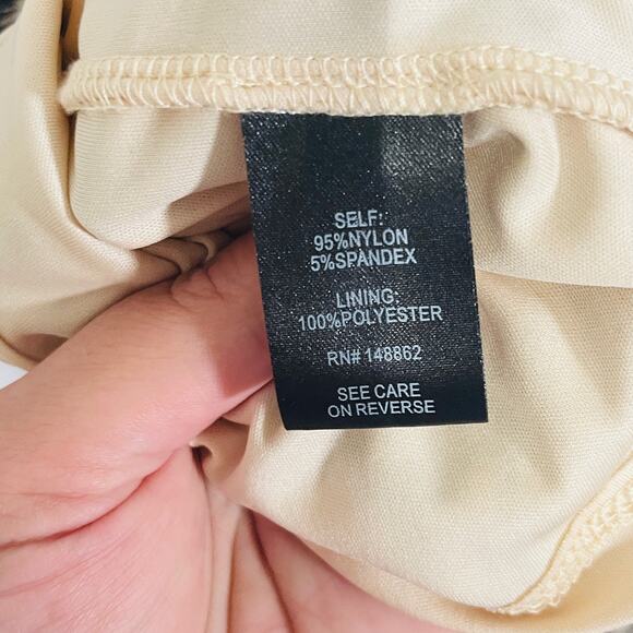 Torrid Tank Top Womens Plus 1X Cream Black Floral Sweetheart Babydoll Ruffle - Picture 3 of 8